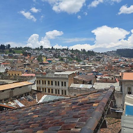 Casa Carpedm Hostel Quito Exterior photo