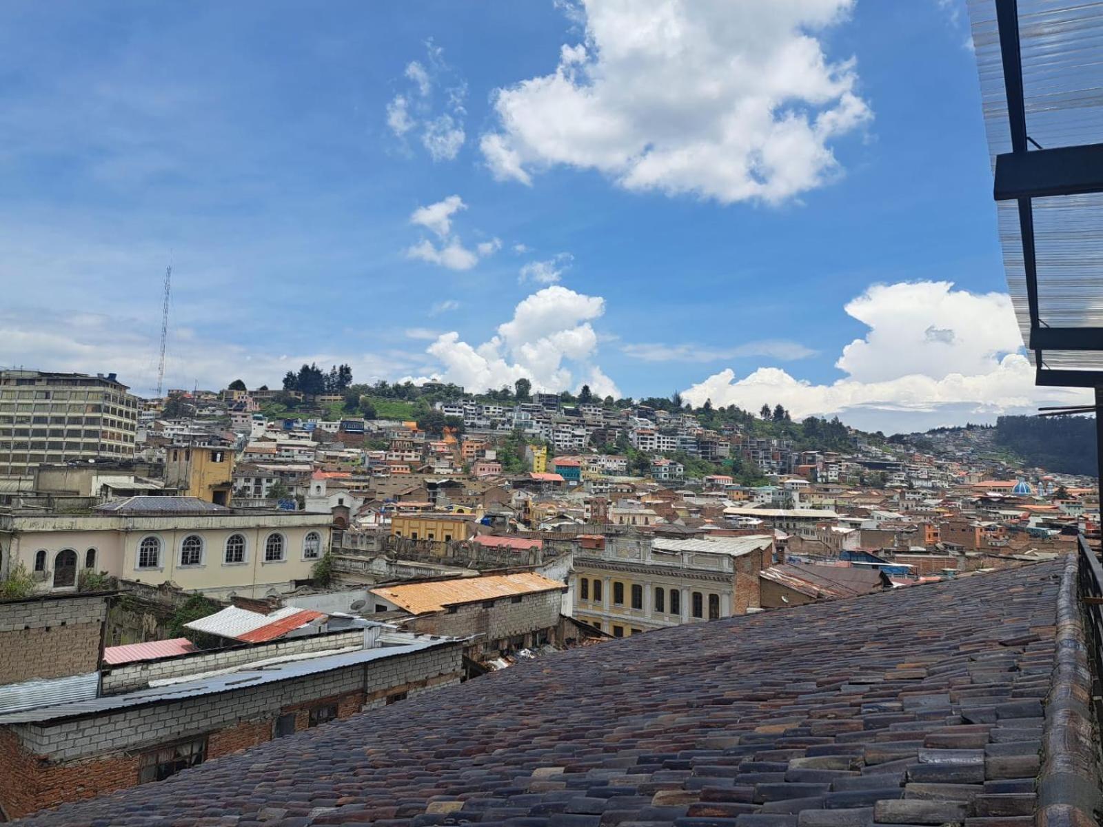Casa Carpedm Hostel Quito Exterior photo