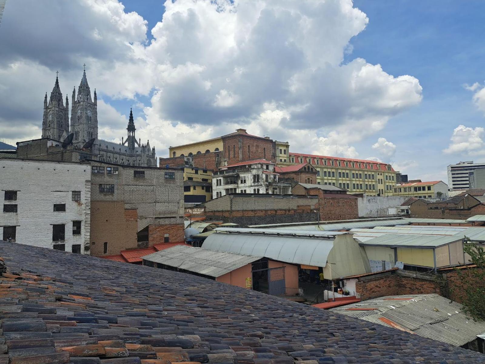 Casa Carpedm Hostel Quito Exterior photo