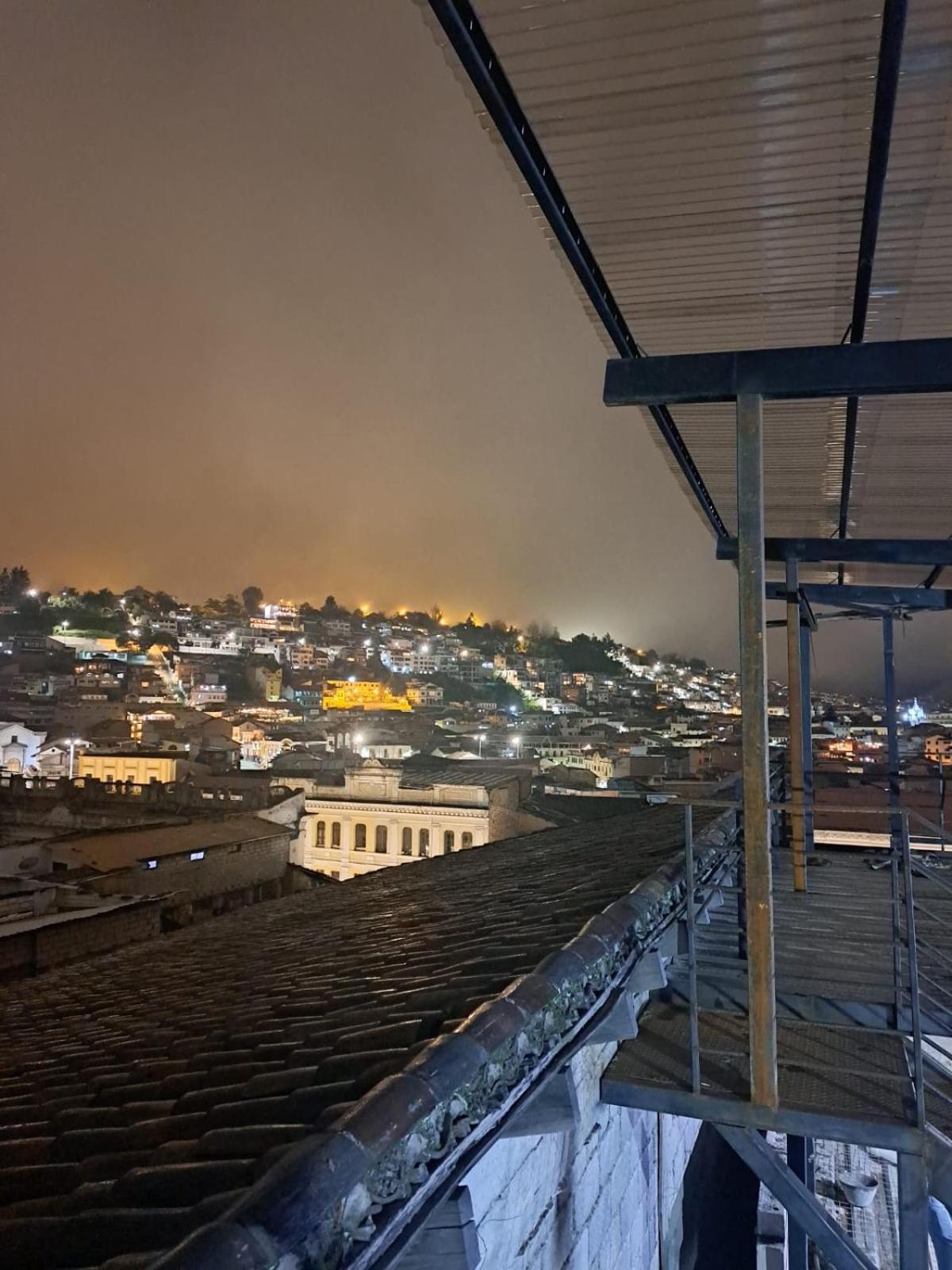 Casa Carpedm Hostel Quito Exterior photo
